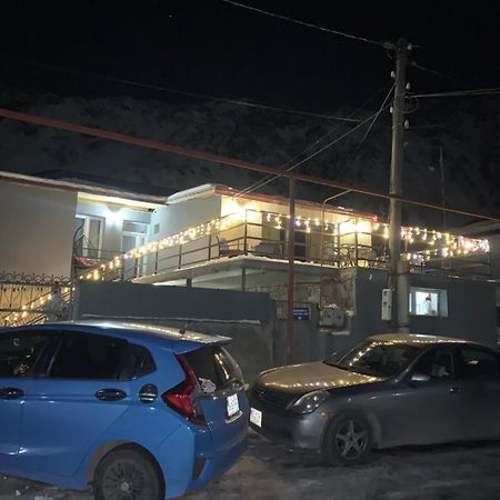 Mate'S Home Kazbegi Экстерьер фото
